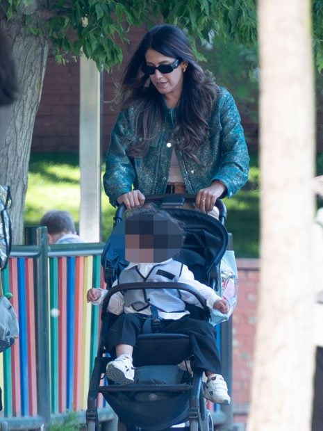 Gabriela Guillén y su hijo. (Foto: Europa Press)