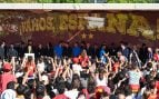 Sánchez ‘secuestra’ a la Selección y monta su propia Cibeles en La Moncloa para evitar gritos en su contra