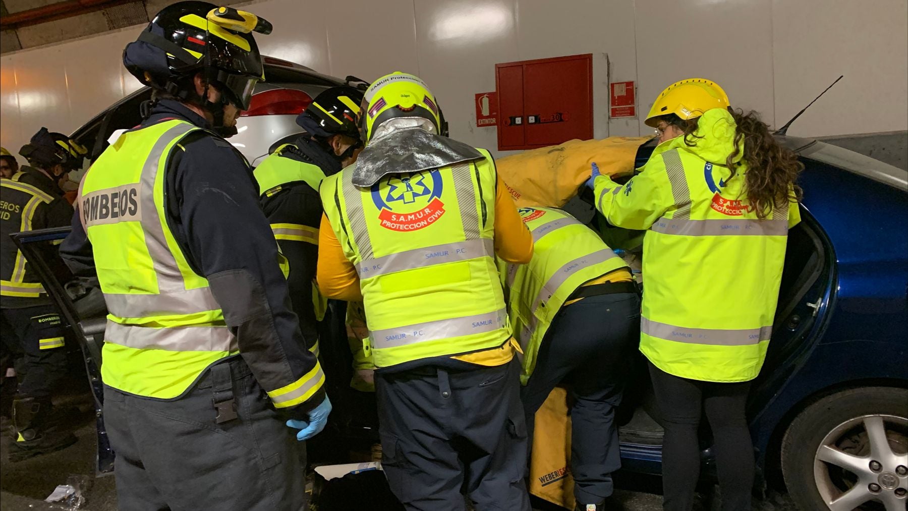 Mientras muchos buscan trabajo, Madrid acaba de abrir la puerta a casi mil empleos públicos: plazas para Policía, Bomberos y Samur