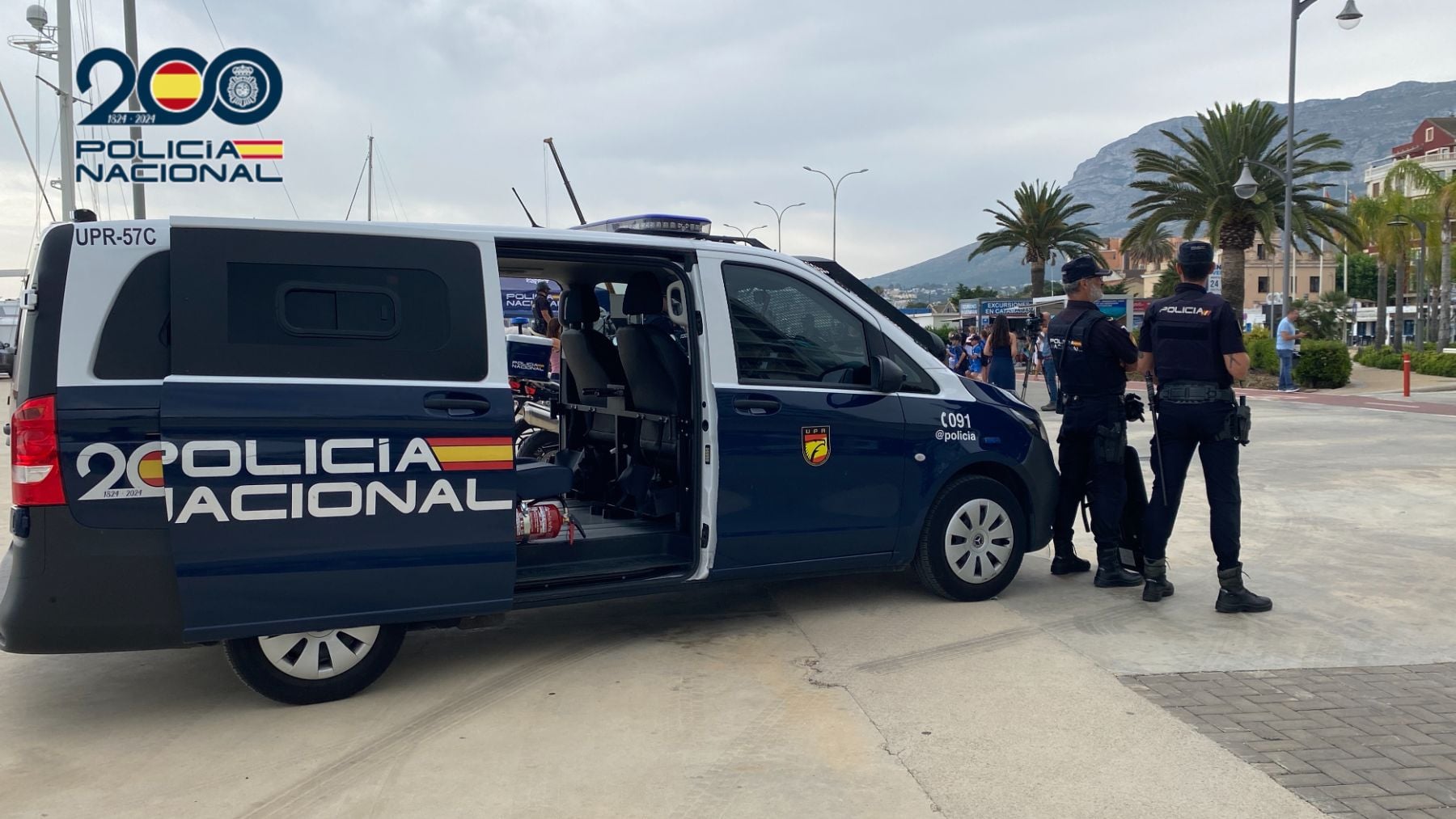 Agentes de la Policía Nacional en labores de vigilancia en Denia (Alicante).
