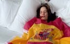 Rosalía convierte la bandera de España en manta y Terelu Campos se tira a la piscina: la celebración de los VIP tras ganar el Mundial