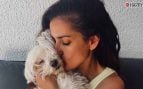 Imagen de la actriz Inma Cuesta junto a su perra Rumba, fallecido a los 18 años (Instagram).