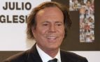 Julio Iglesias se querella contra Yolanda Díaz y ‘eldiario.es’ por intromisión al honor, injurias con publicidad y calumnias