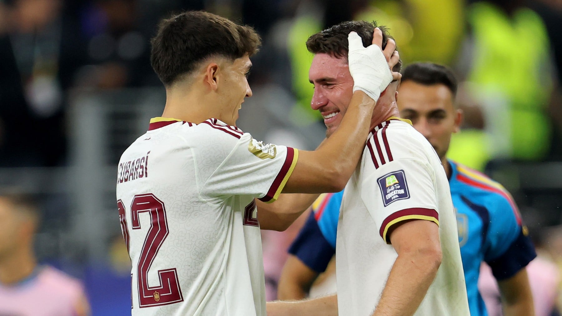 La FIFA ningunea a España: Cubarsí y Laporte se quedan fuera del mejor once tras ser los menos goleados