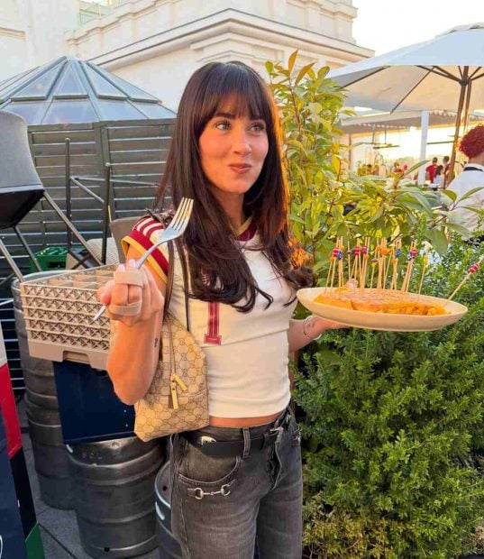 aitana oca&ntilde;a pantalones cibeles