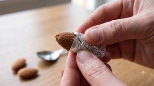 Una almendra cubierta con aluminio (Imagen hecha con IA)