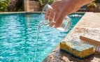 vinagre blanco en la piscina