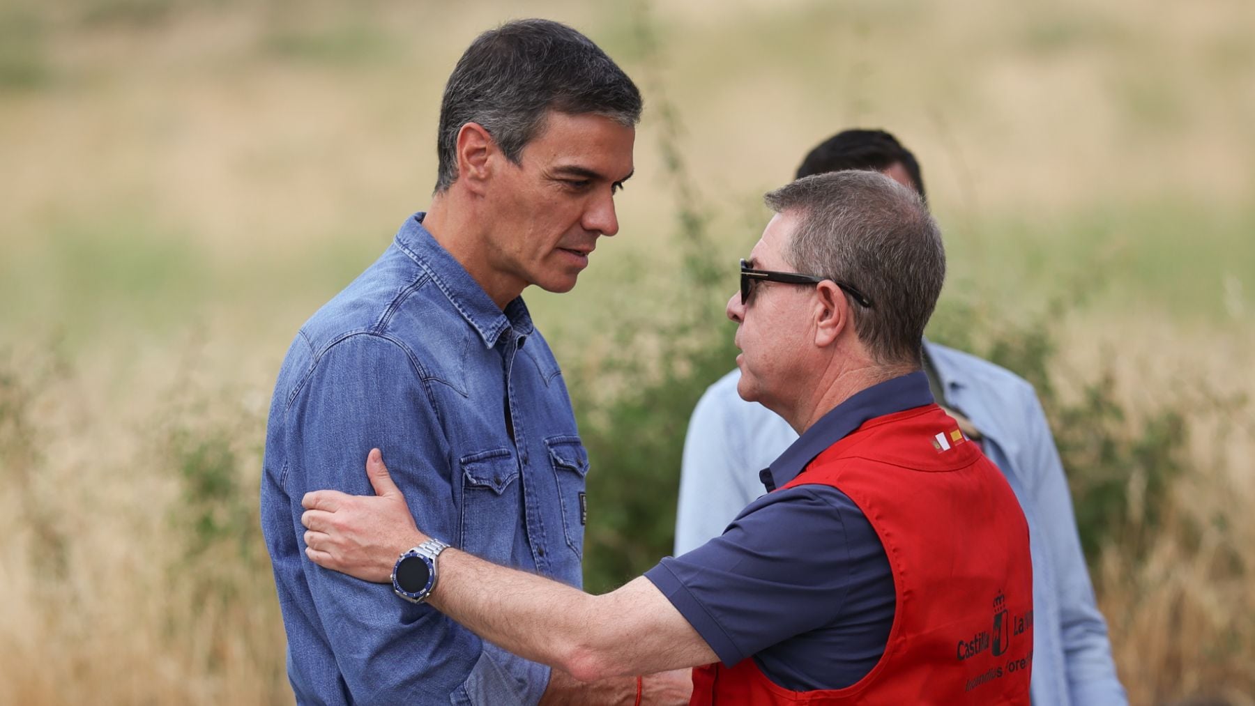 Sánchez culpa a los bulos y la desinformación de la desconfianza en las instituciones tras el incendio de La Mierla