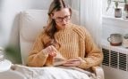 Psicología y personas que pasan el fin de semana en casa