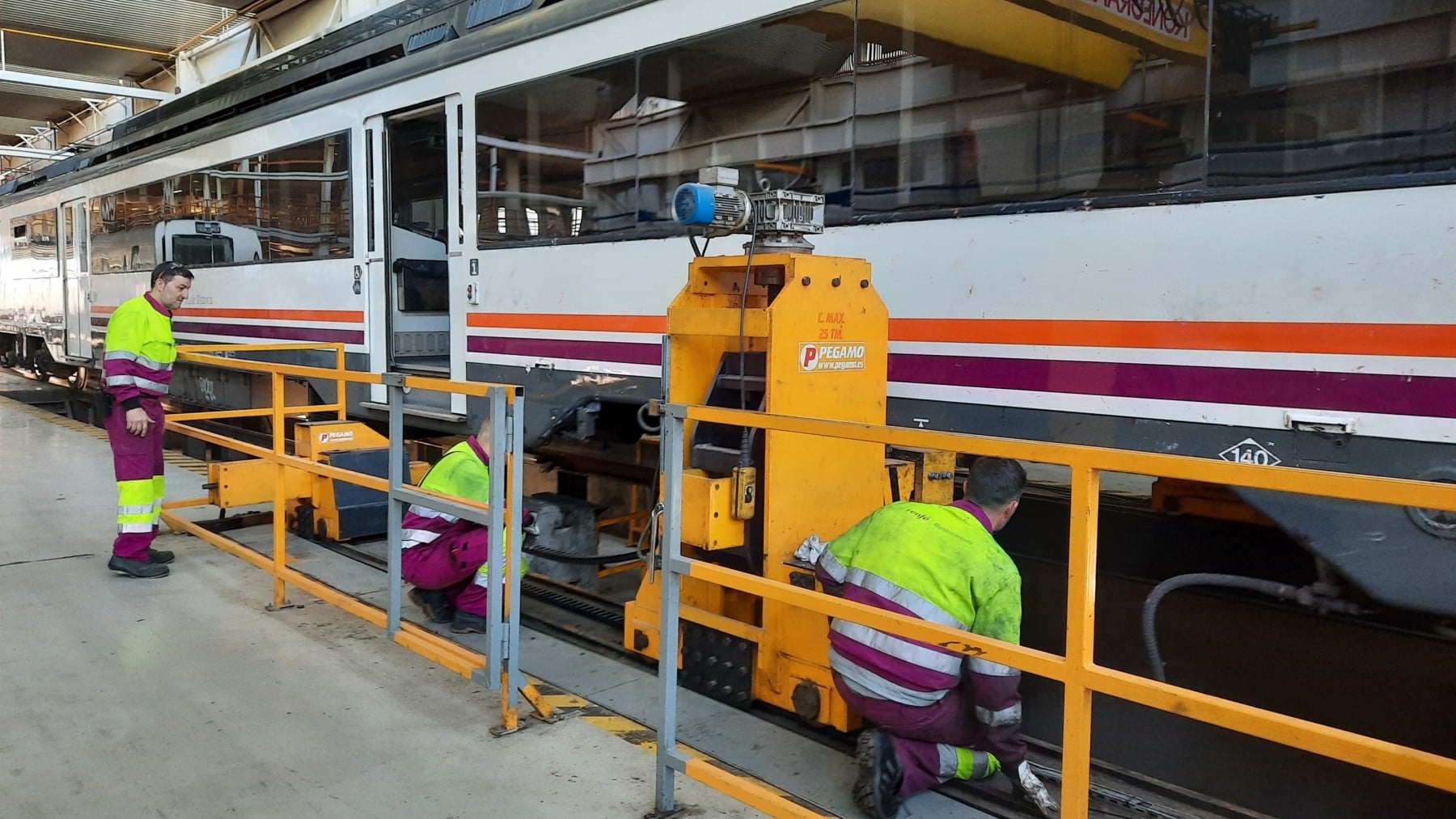Muere un trabajador en un accidente en la base de mantenimiento de Renfe de Villaverde