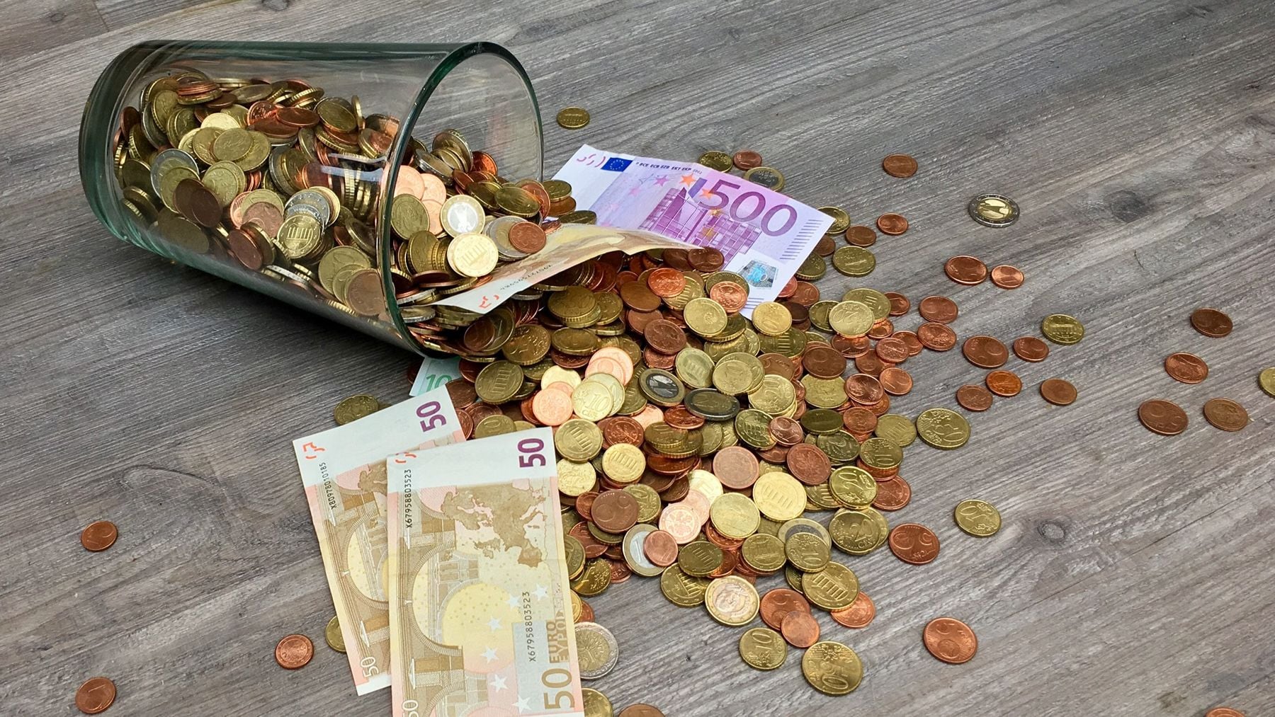 Esta es la cantidad promedio de ahorros que deberían tener las personas mayores de 30 años en el banco en 2026