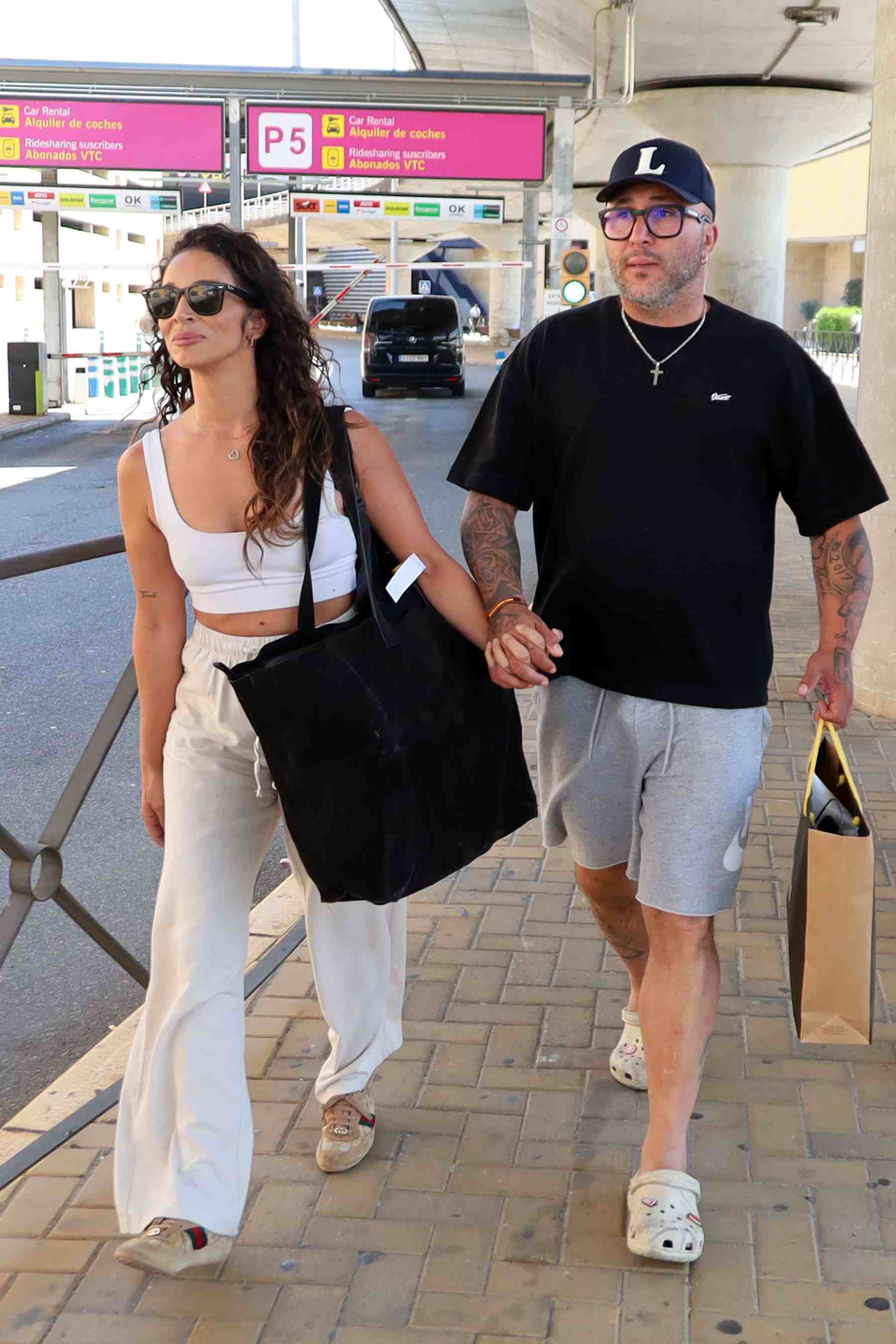Lola Garc&iacute;a y Kiko Rivera en Sevilla. (Foto: Europa Press)