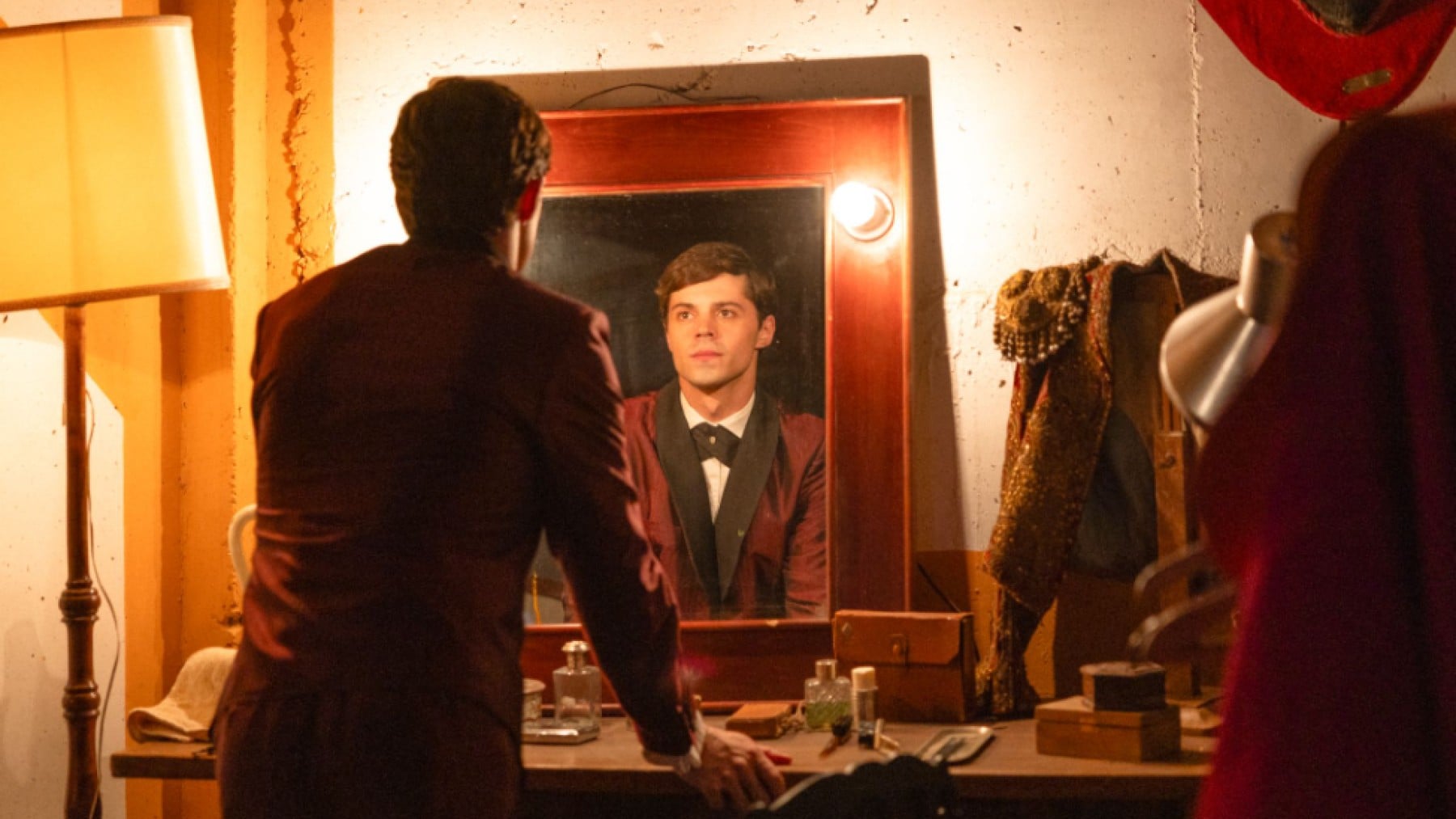Javier Morgade en la serie ‘Aquel’ (Netflix).