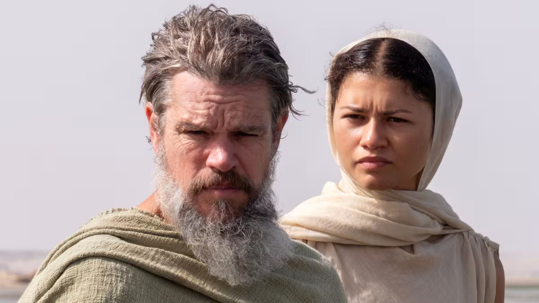 Matt Damon y Zendaya en ‘La Odisea’. (Universal Pictures)