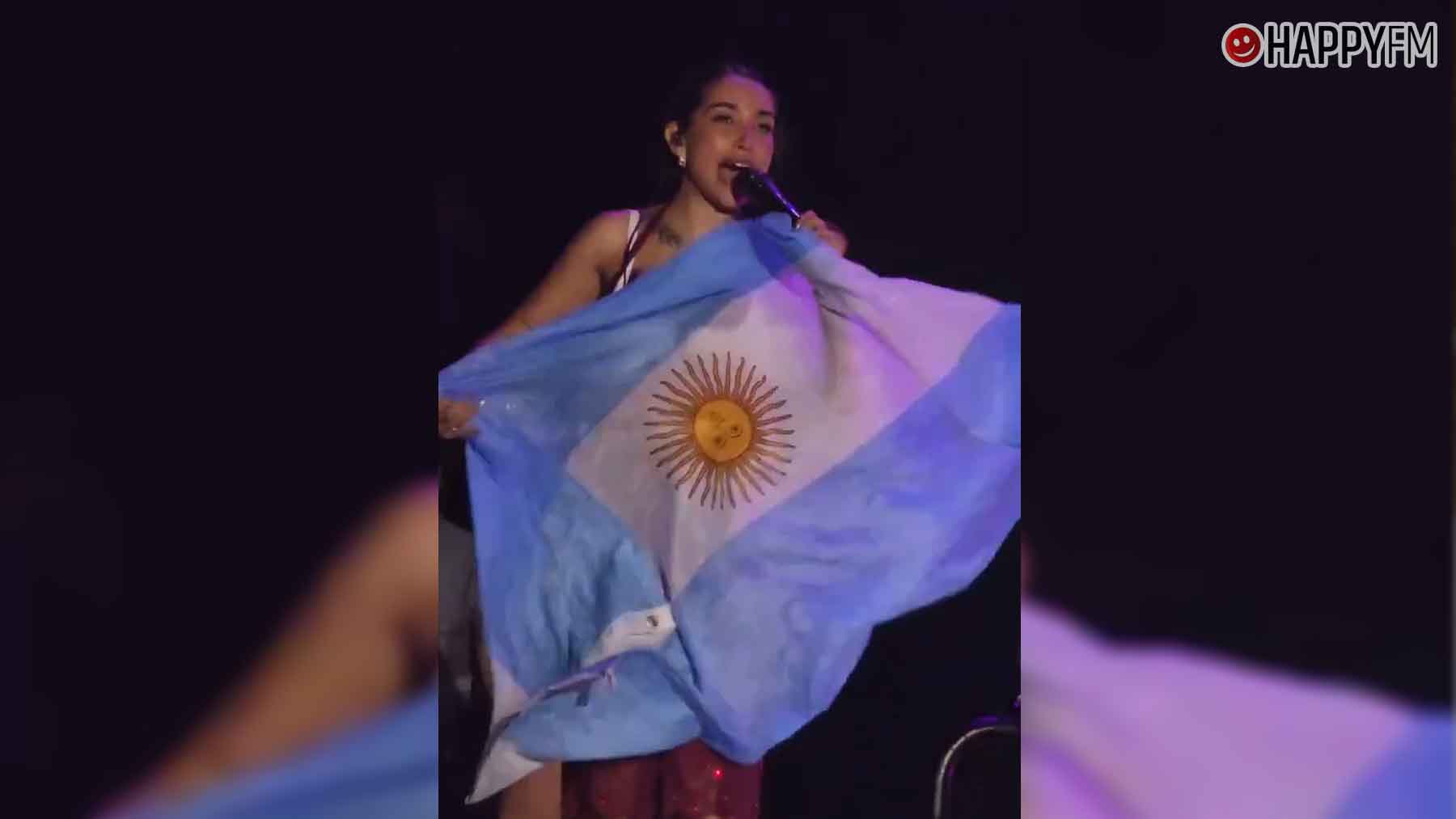 María Becerra presume de ser argentina en España pese a los comentarios machistas que recibe en su país