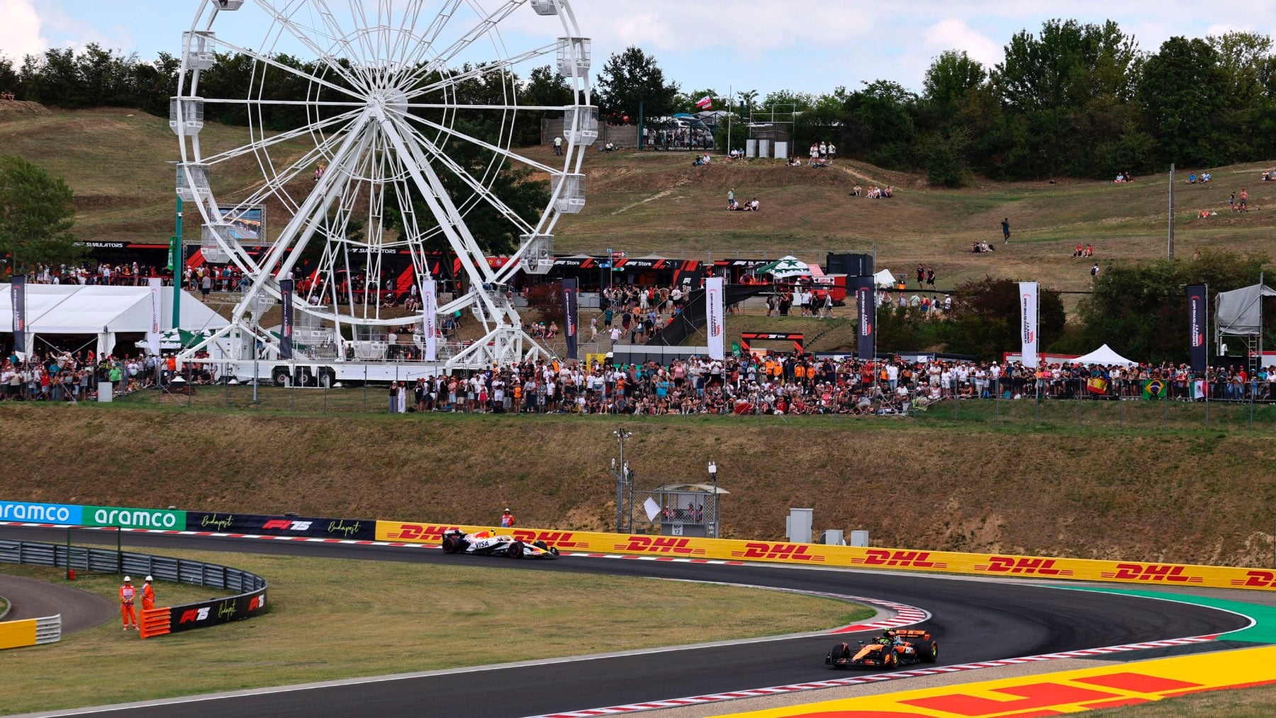 Una de las curvas del Circuito de Hungaroring en el GP de Hungría del pasado año. (EFE)