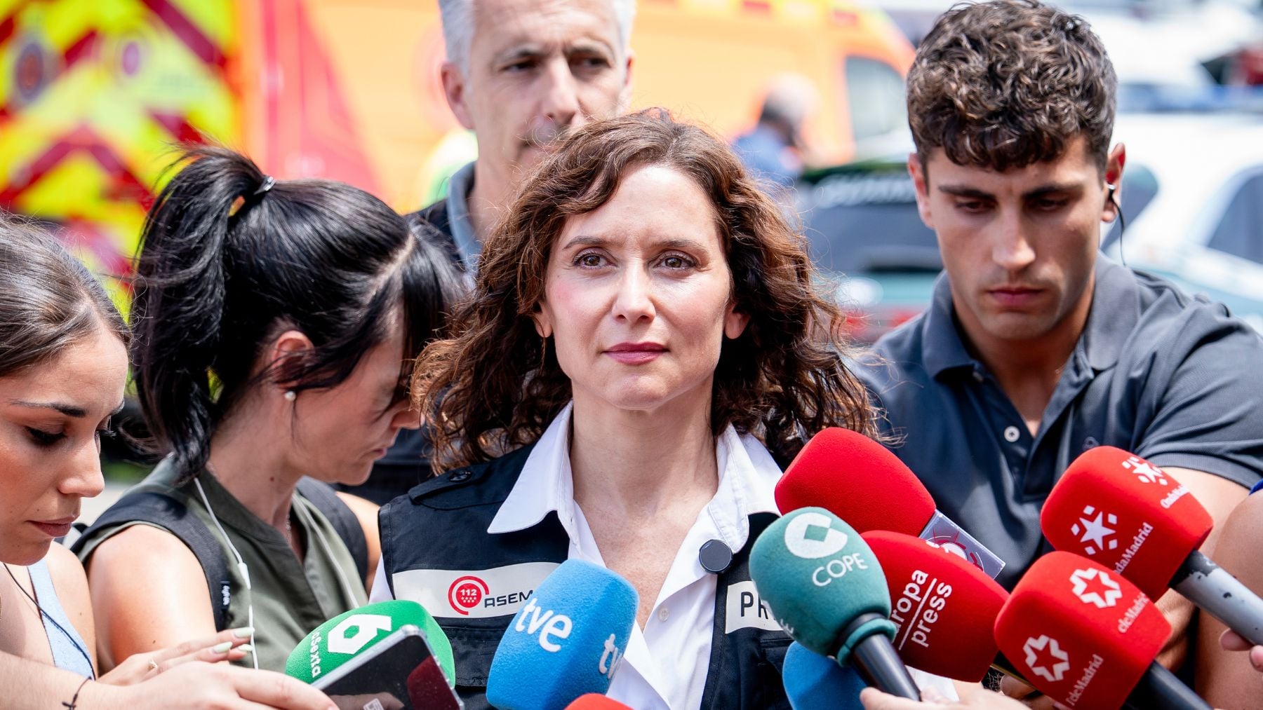 Ayuso llama mamarracho a Óscar Puente por politizar los incendios para atacar la gestión de la Comunidad de Madrid