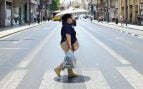Una persona por la calle