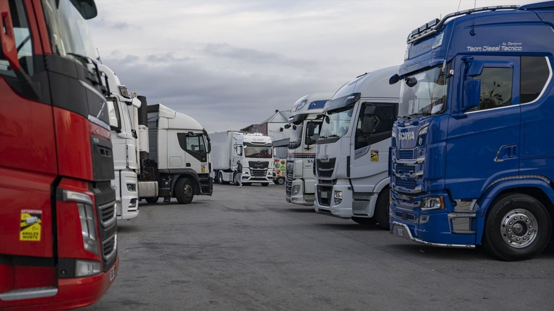 Los transportistas empezarán a cobrar esta semana las ayudas por la guerra de Irán tras adelantar 4 meses de su bolsillo