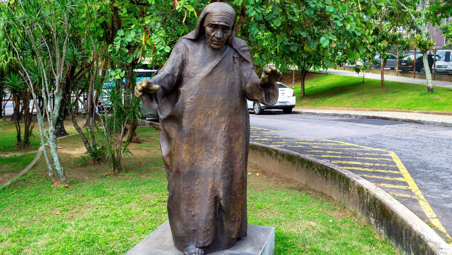 Santa Teresa de Calcuta, religiosa y misionera: La paz comienza con una sonrisa, porque cada sonrisa es un acto de amor y un regalo para quien la recibe