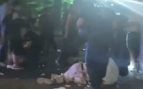 El sospechoso del ataque en Berlín siendo detenido por la Policía.