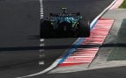 Incomprensible: Aston Martin deja a Alonso desangrarse con 35 vueltas de neumático blando en Hungría