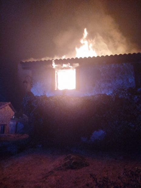 Incendio en Casavieja (Diputación de Cáceres)