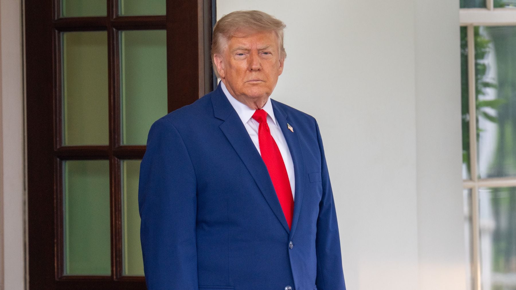 Trump ordena detener los bombardeos sobre Irán y lanza un ultimátum para negociar un acuerdo