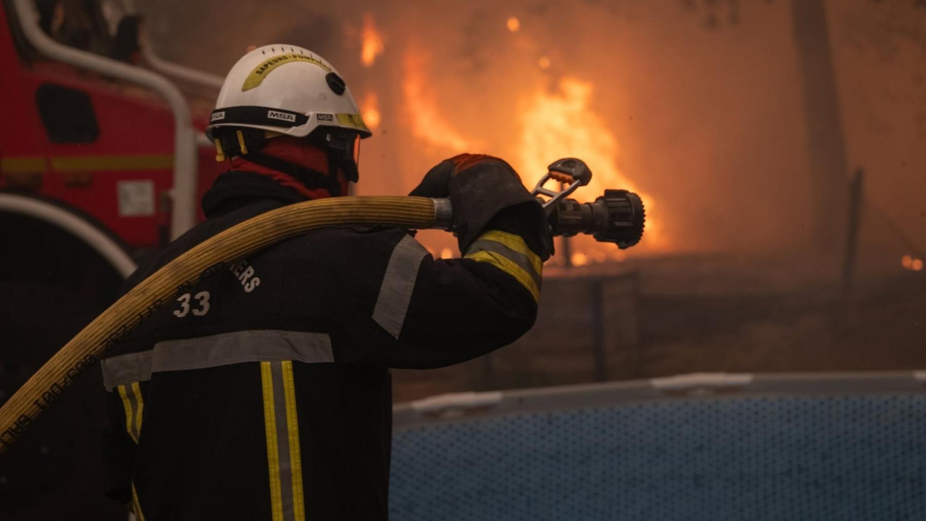 Última hora de los incendios en España hoy, en directo: focos activos en Madrid, Ávila y Castellón, evacuaciones y cortes de tráfico
