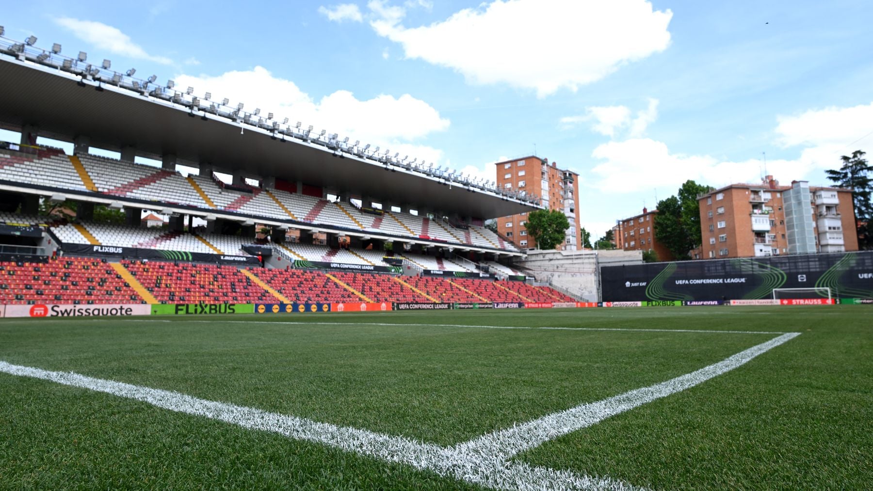 El Rayo, sin estadio a un mes de la Liga: perplejidad ante un nuevo capítulo de la guerra con la Comunidad