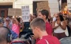 Los antiturísticos cambian de objetivo y salen a la calle para exigir la dimisión del delegado del Gobierno en Baleares