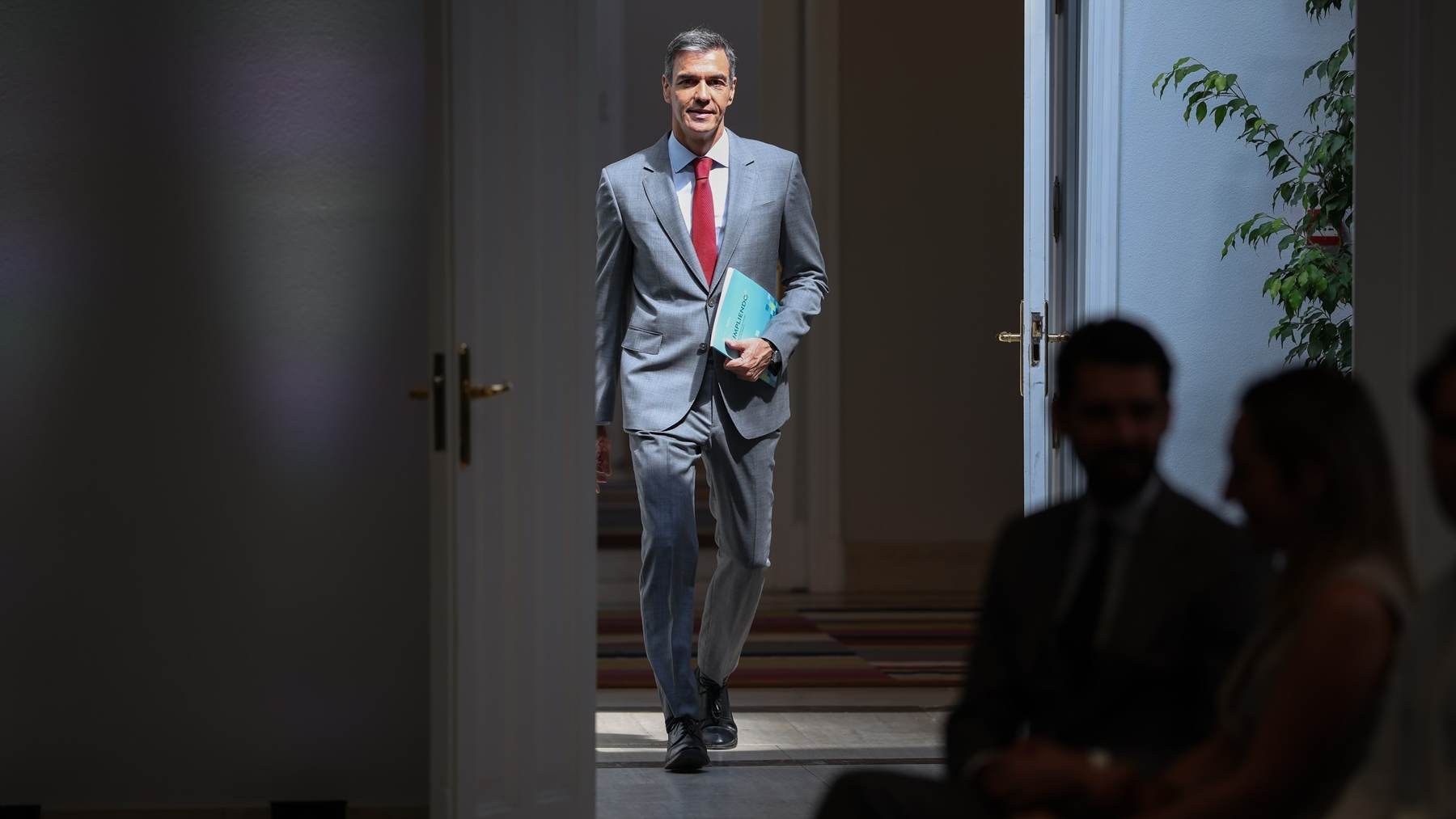 Las mentiras de Sánchez en su triunfal balance económico: de las pensiones al empleo y a la renta real