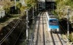 Un tren saliendo de un túnel. Foto: Freepik
