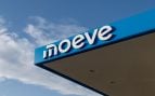 Moeve y Naturgy duplican el ahorro para sus clientes en los repostajes de los grandes desplazamientos del verano