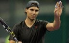 Rafael Nadal durante un entrenamiento en Doha. Foto: Estadio de Doha Plus Qatar/Vinod Divakaran, CC BY 2.0, vía Wikimedia Commons