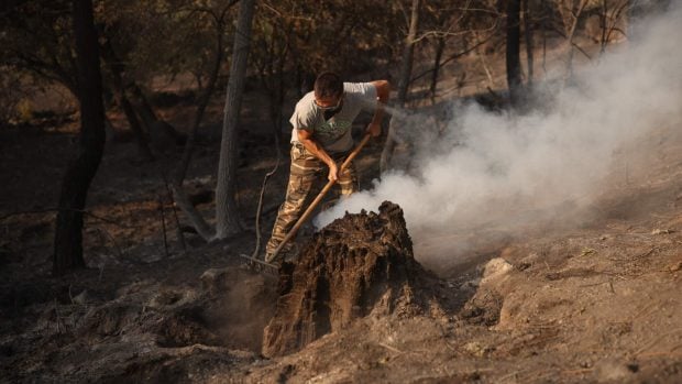 apagando incendio
