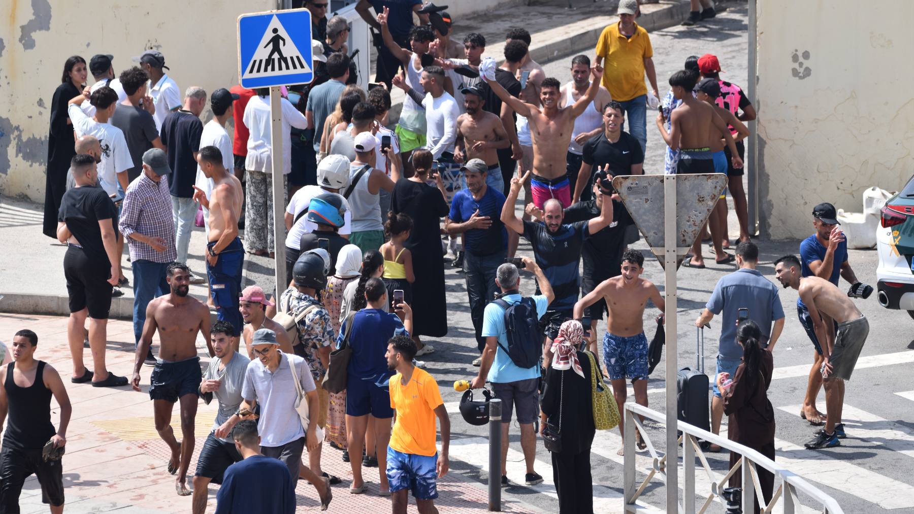 Los médicos de Ceuta lanzan un SOS: Exigimos al Gobierno la intervención ante el desbordamiento de la sanidad