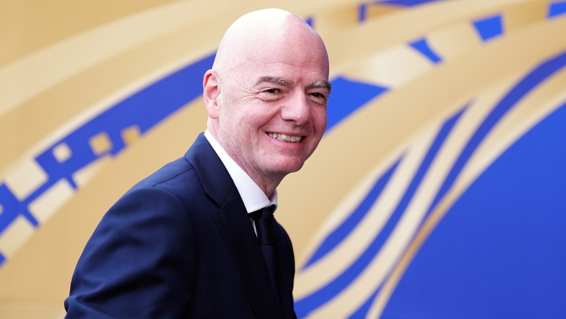 Infantino se defiende por planear vender el Mundial: Es una oportunidad, no una obligación