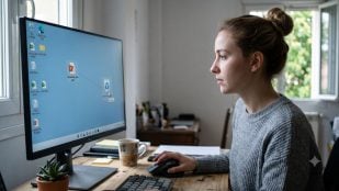 Por qué es un error usar la Papelera de reciclaje de Windows para eliminar archivos (Imagen hecha con IA).