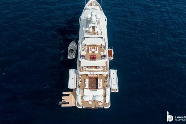 yate superyate megayate ibiza poker millonario