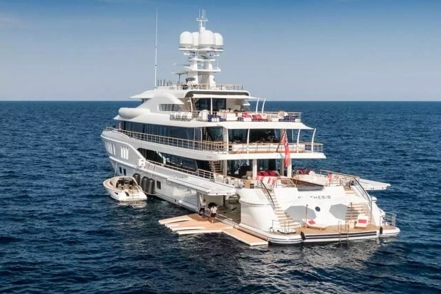 yate superyate megayate ibiza poker millonario