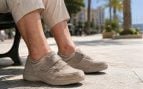 Zapato de verano personas mayores, tercera edad y pies hinchados en verano, trucos contra los pies hinchados, zapato veraniego en la tercera edad.