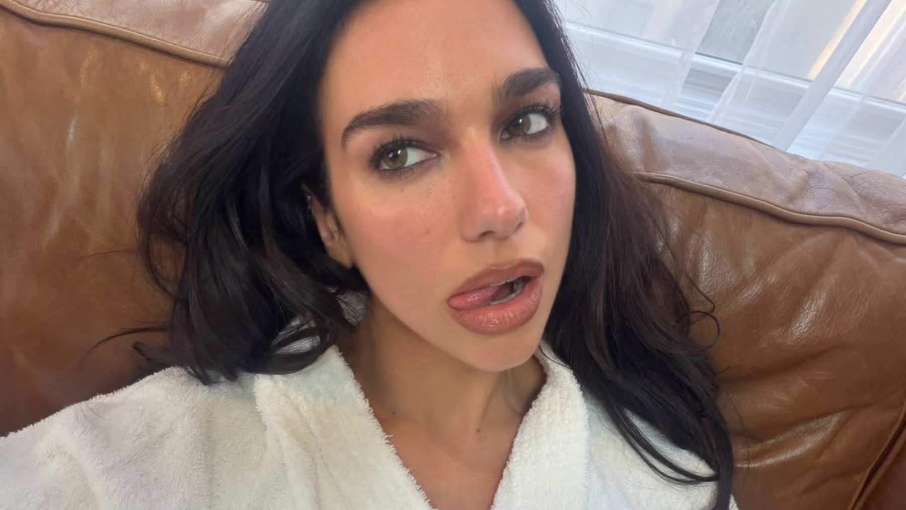 (Foto: @dualipa)