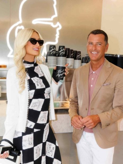 Paris Hilton en la cafetería de Karl Lagerfeld en Amsterdam