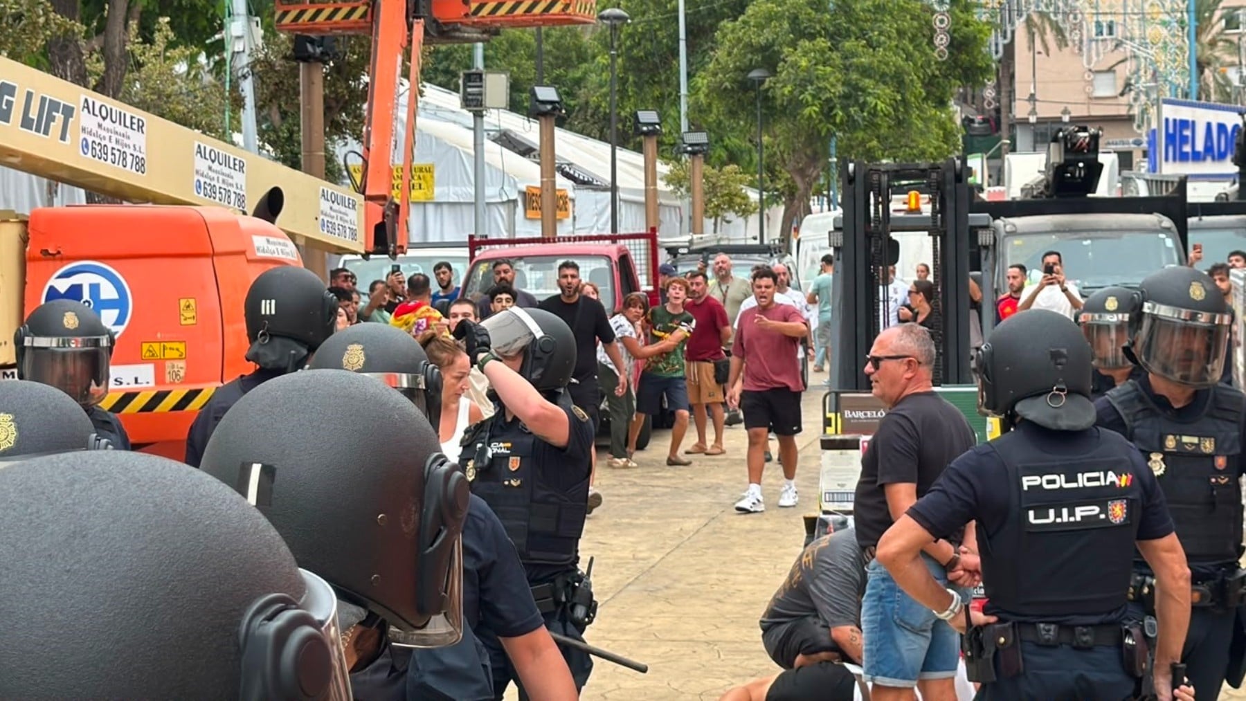 Cargas policiales en Ceuta en la llegada de Sánchez. (Foto: EP)