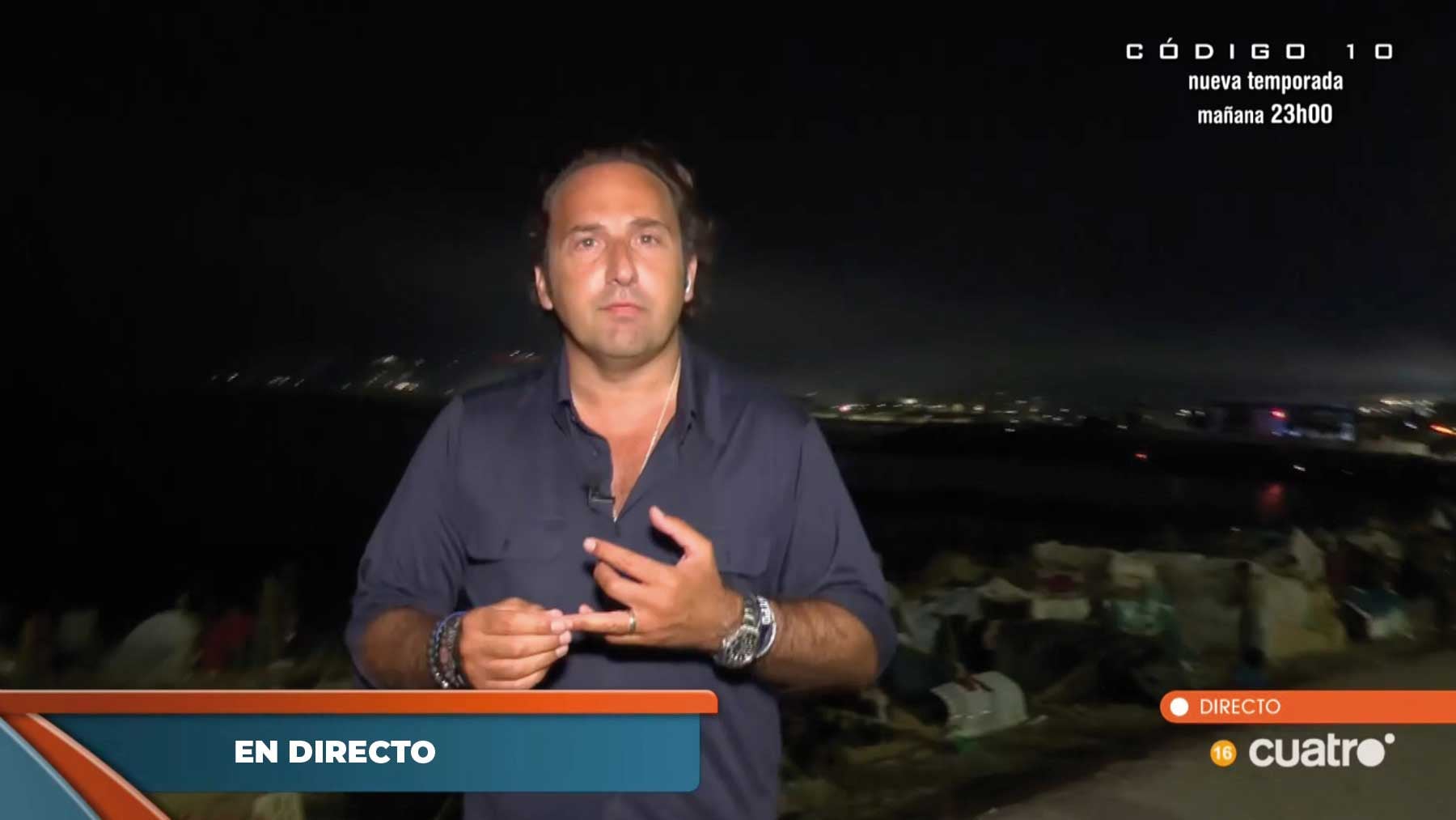 Iker Jiménez retrata el poblado chabolista de inmigrantes ilegales en una playa de Ceuta: Zona de alto standing