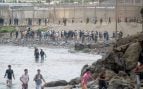 Decenas de personas siguen intentando cruzar la frontera, a 31 de julio de 2026, en Ceuta (España)