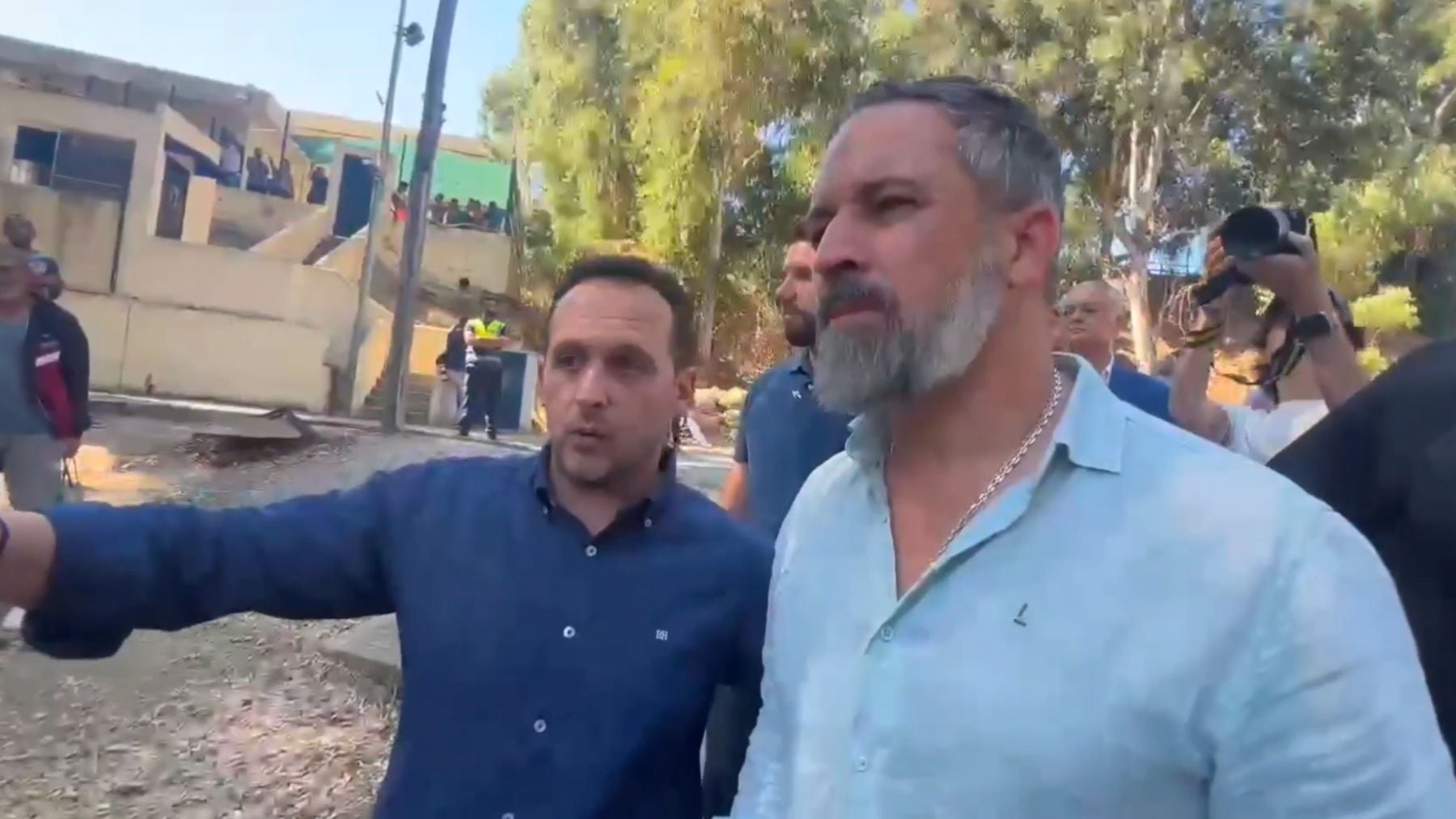 Abascal desmonta con un vídeo las mentiras de Marlaska: No se han ido, miles y miles de invasores siguen en Ceuta