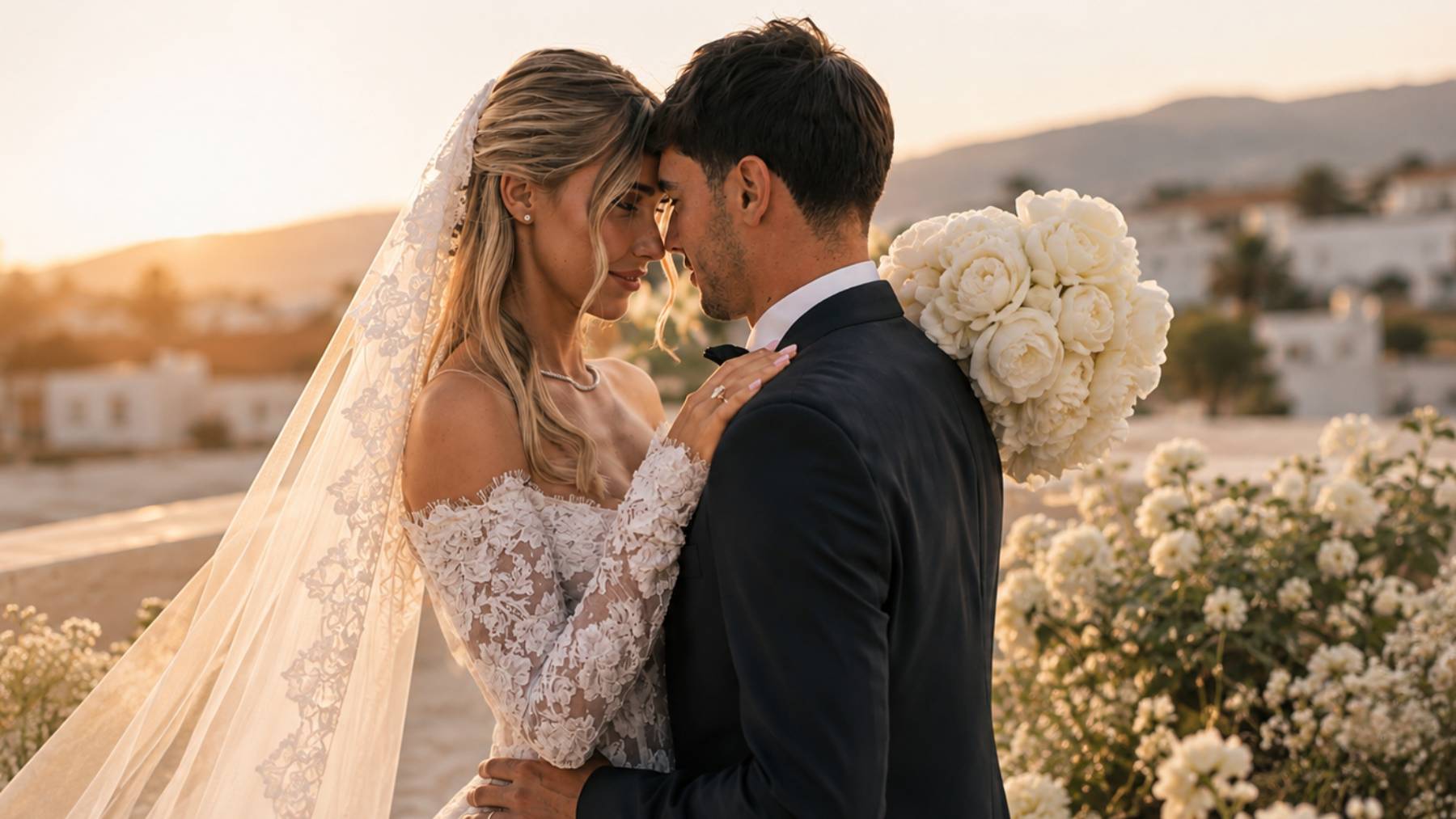 Brahim Díaz y Luz Méndez en su boda. (Foto: RRSS)