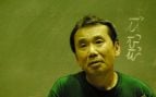 El escritor japonés Haruki Murakami dando una conferencia en el Instituto Tecnológico de Massachusetts en 2005. Foto: @wakarimasita de Flickr, CC BY-SA 3.0, vía Wikimedia Commons